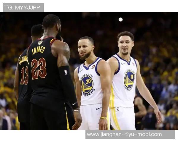 寒冰射手克莱替补出场17分钟全场失准三分球五投皆失未能得分